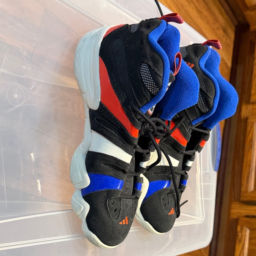 Crazy 8 Addidas Black and Blue basketball Sneakers.